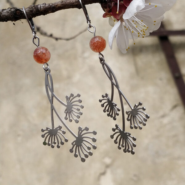 Ocelové náušnice sluneční kámen s květy #1