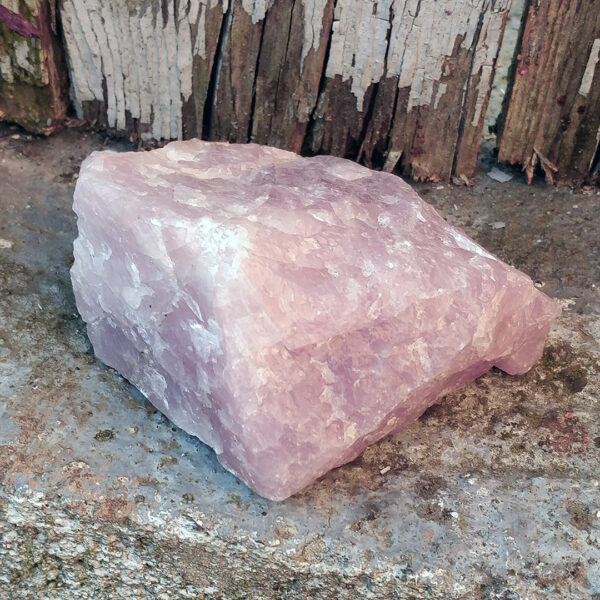 Růženín – fialový surový kámen VII #2