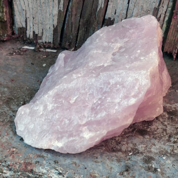 Růženín – fialový surový kámen VIII #2