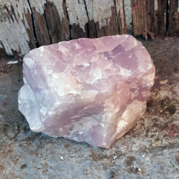 Růženín – fialový surový kámen IX #2