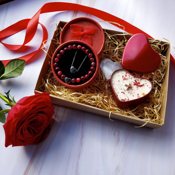 Valentýn box - sójová svíčka, minerální náramek, řetízek a tromlované srdíčko #3