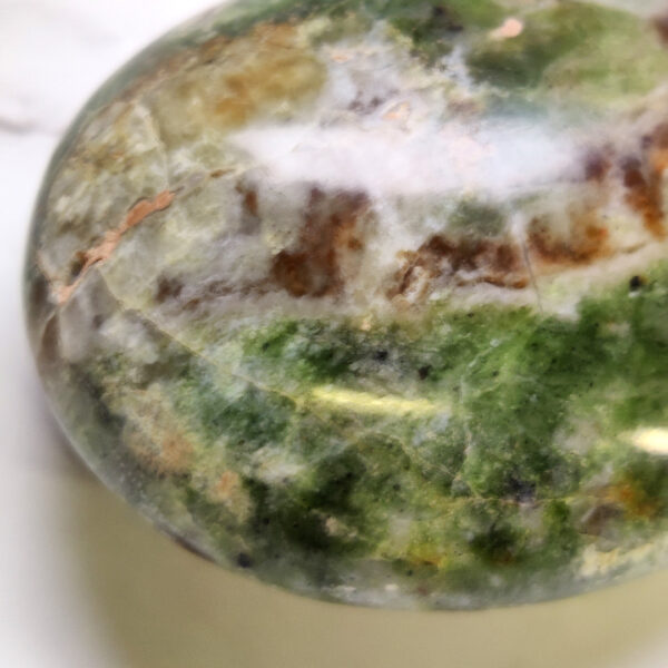 Zelený opál a chryzopras tromlovaný kámen I #3