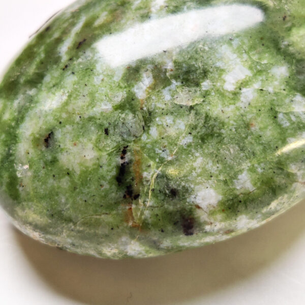 Zelený opál a chryzopras tromlovaný kámen II #4
