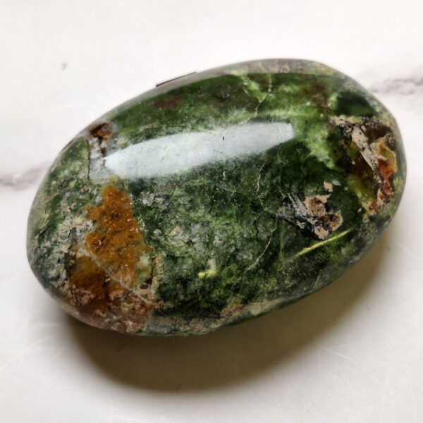 Zelený opál a chryzopras tromlovaný kámen III #1