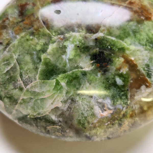 Zelený opál a chryzopras tromlovaný kámen IV #4